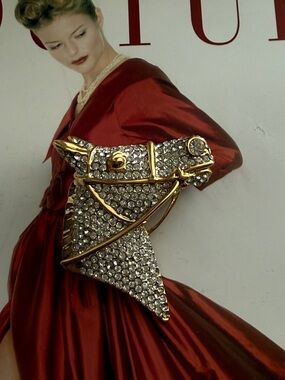 Gold and Clear Crystal Horse Head Brooch - Unbranded